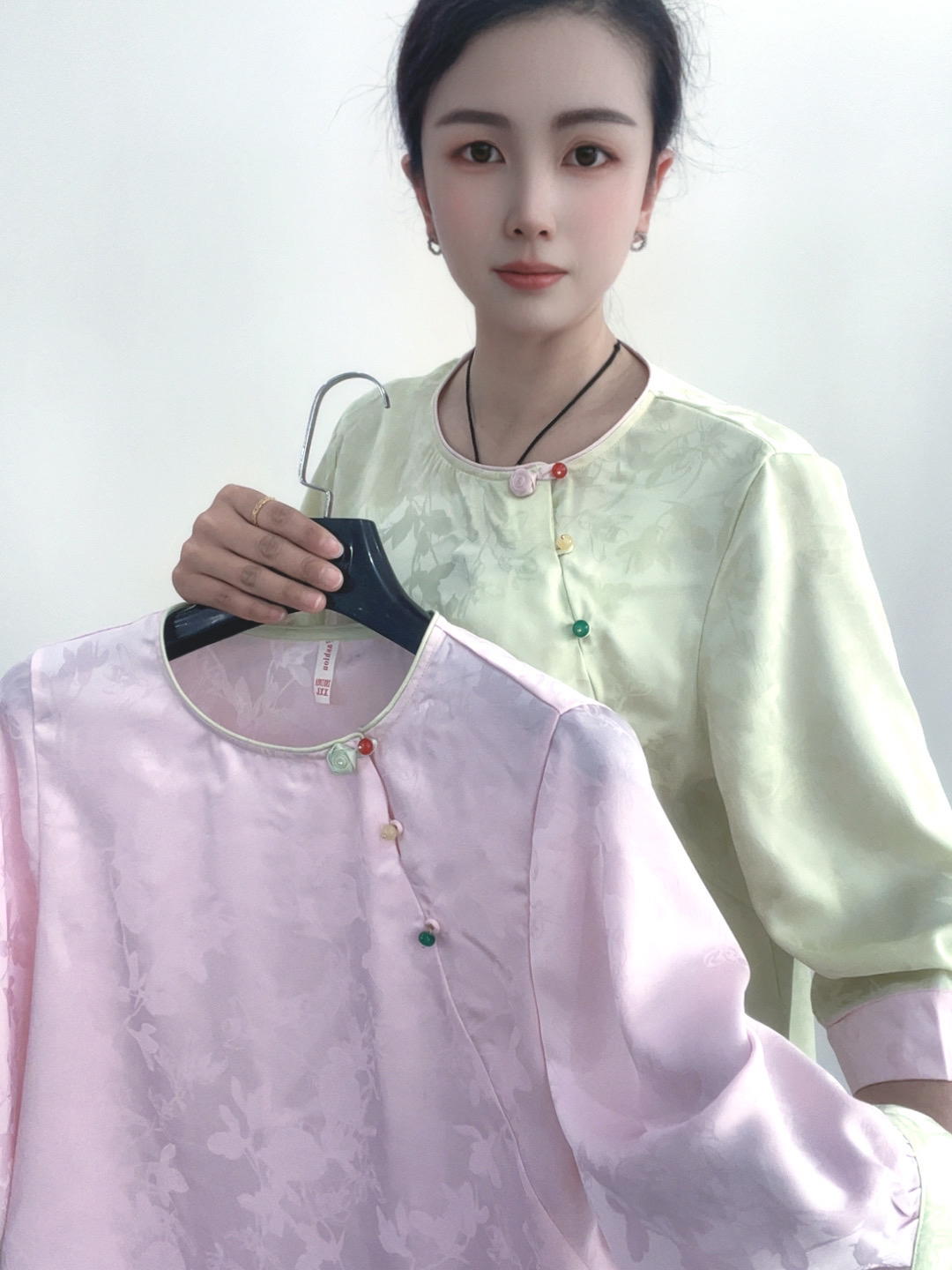 新中式国风妈妈装斜襟上衣缎面上衣女2025新款洋气女装减龄穿搭