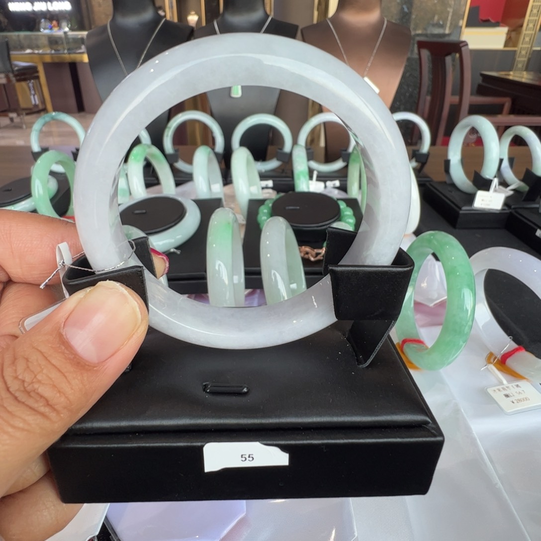 翡翠手镯未镶嵌冰紫