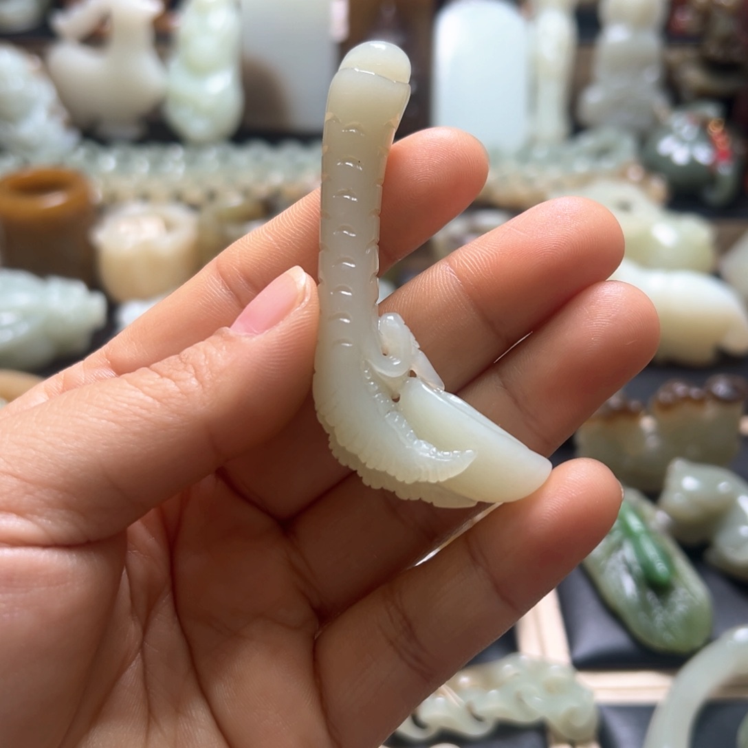 和田玉颈饰未镶嵌野***飞