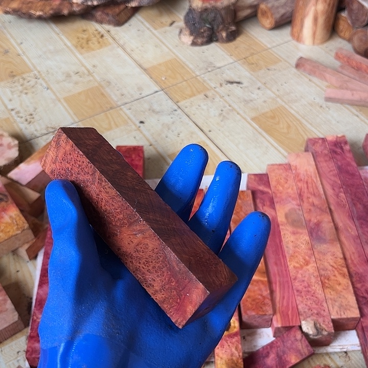 动***头血柏木木料木料木料木料