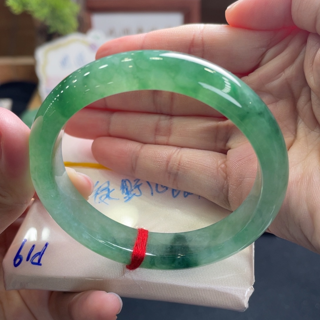 翡翠手镯未镶嵌55贵妃 绿野仙踪 超强推