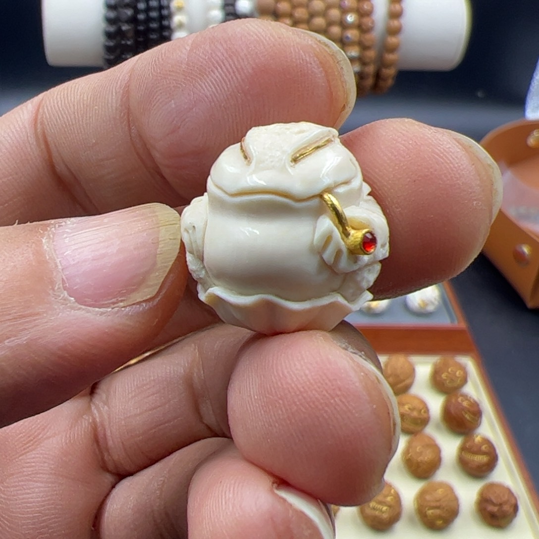 猴头核桃吊坠文泰