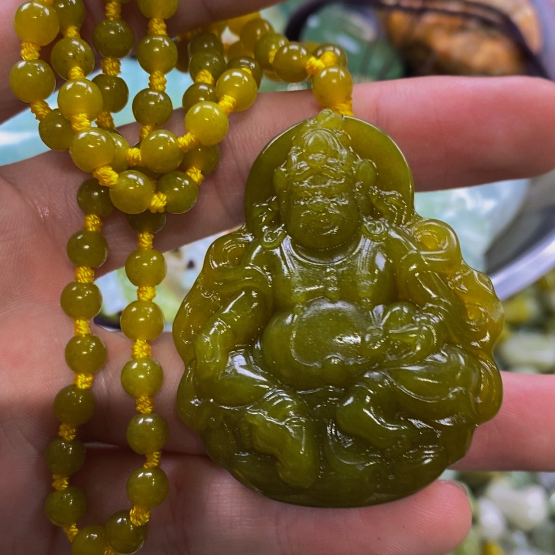 蛇纹石玉吊坠未镶嵌