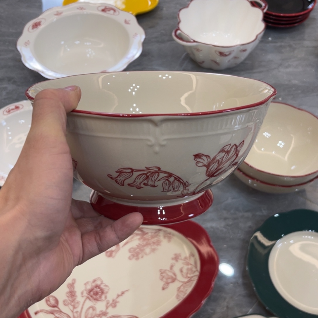 陶瓷微瑕餐具介意勿拍，满18飞！