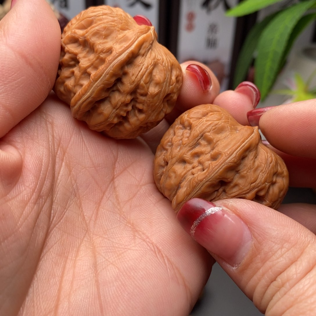 文玩核桃把件元宝