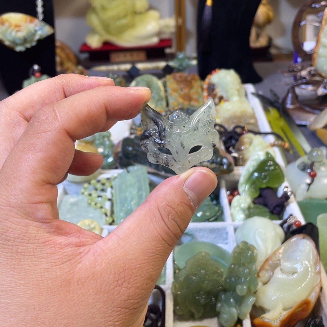 蛇纹石玉合金颈饰