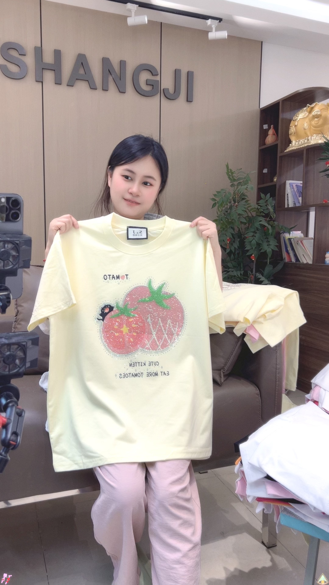 新款{西红柿}高颜值老板娘气质款烫钻百搭T恤宽松休闲夏季新品