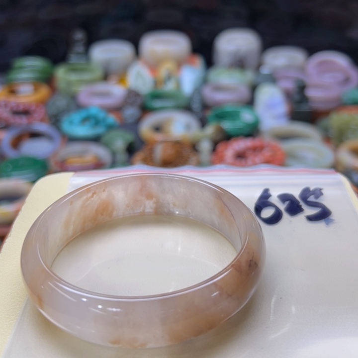 石英质玉手镯未镶嵌浮****y625