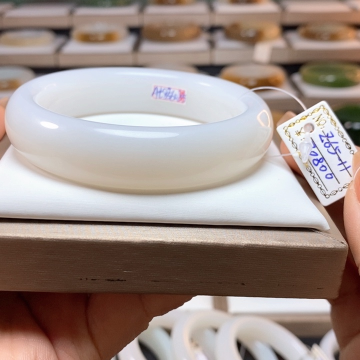 和田玉手镯60未镶嵌