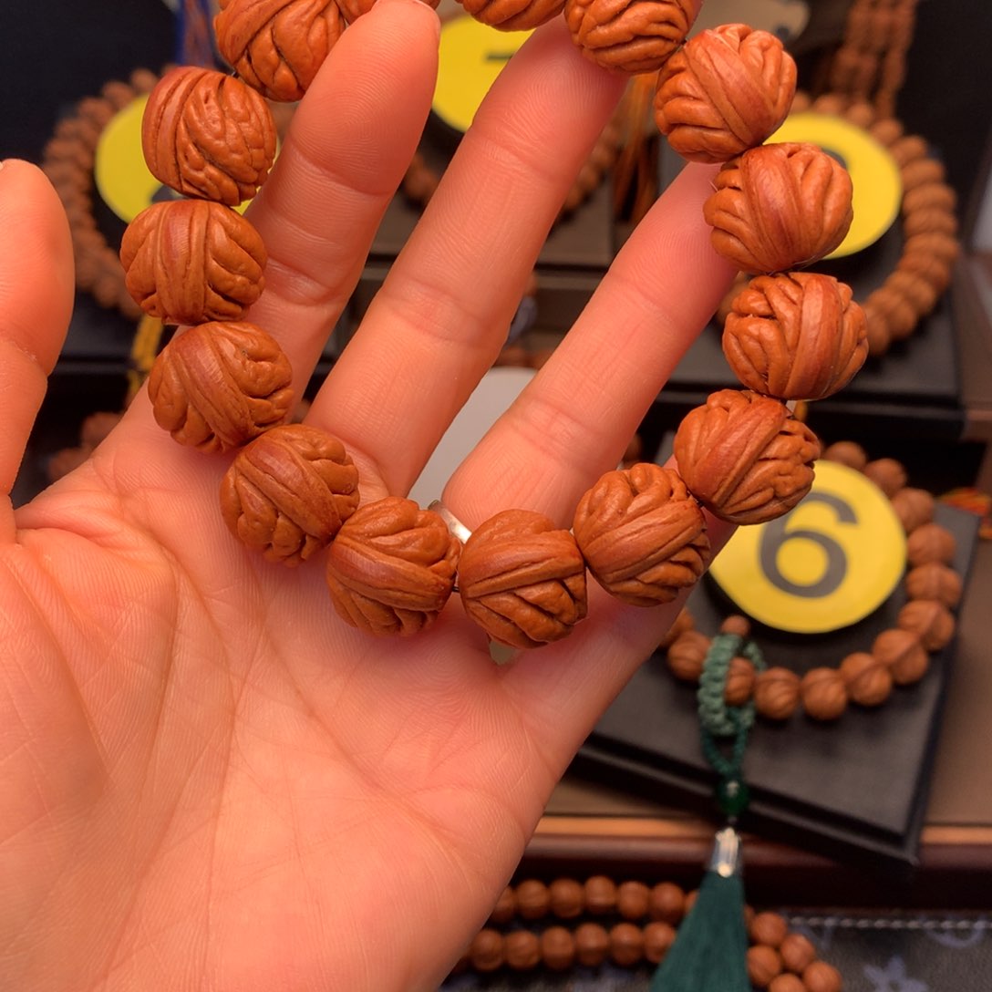 桃核手串小****?豹子头手串18