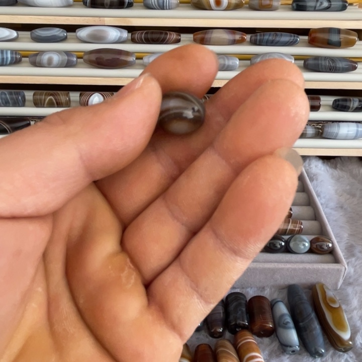 王***胡玛瑙/玉髓未镶嵌颈饰