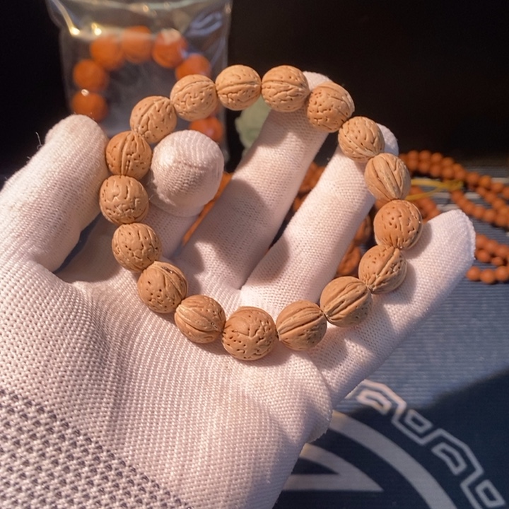 文玩核桃手串……21