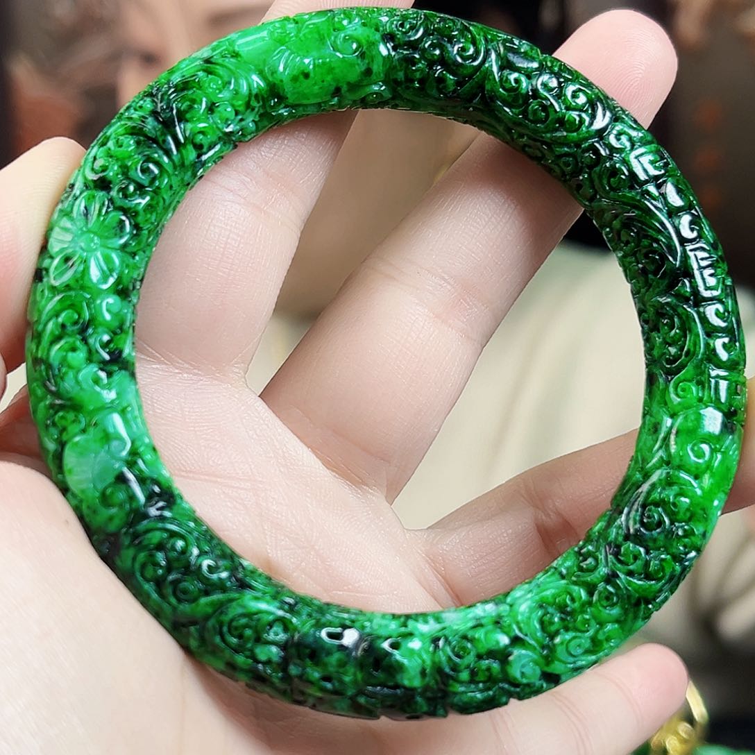 翡翠颈饰未镶嵌手镯57-59