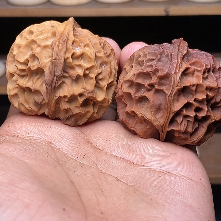 文玩核桃吊坠凤凰牡丹    