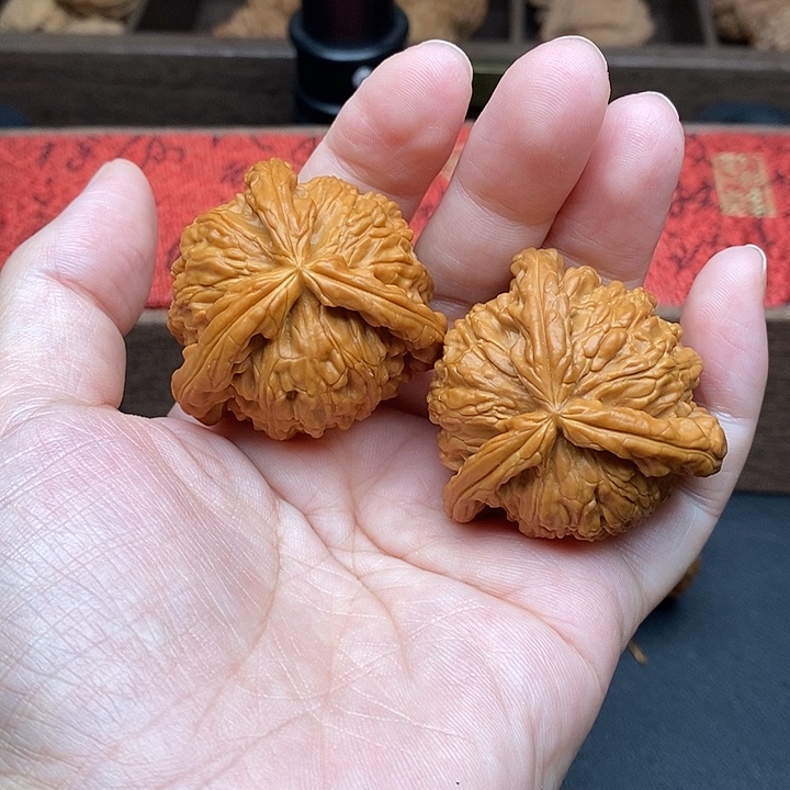 T***A把件文玩核桃白奔