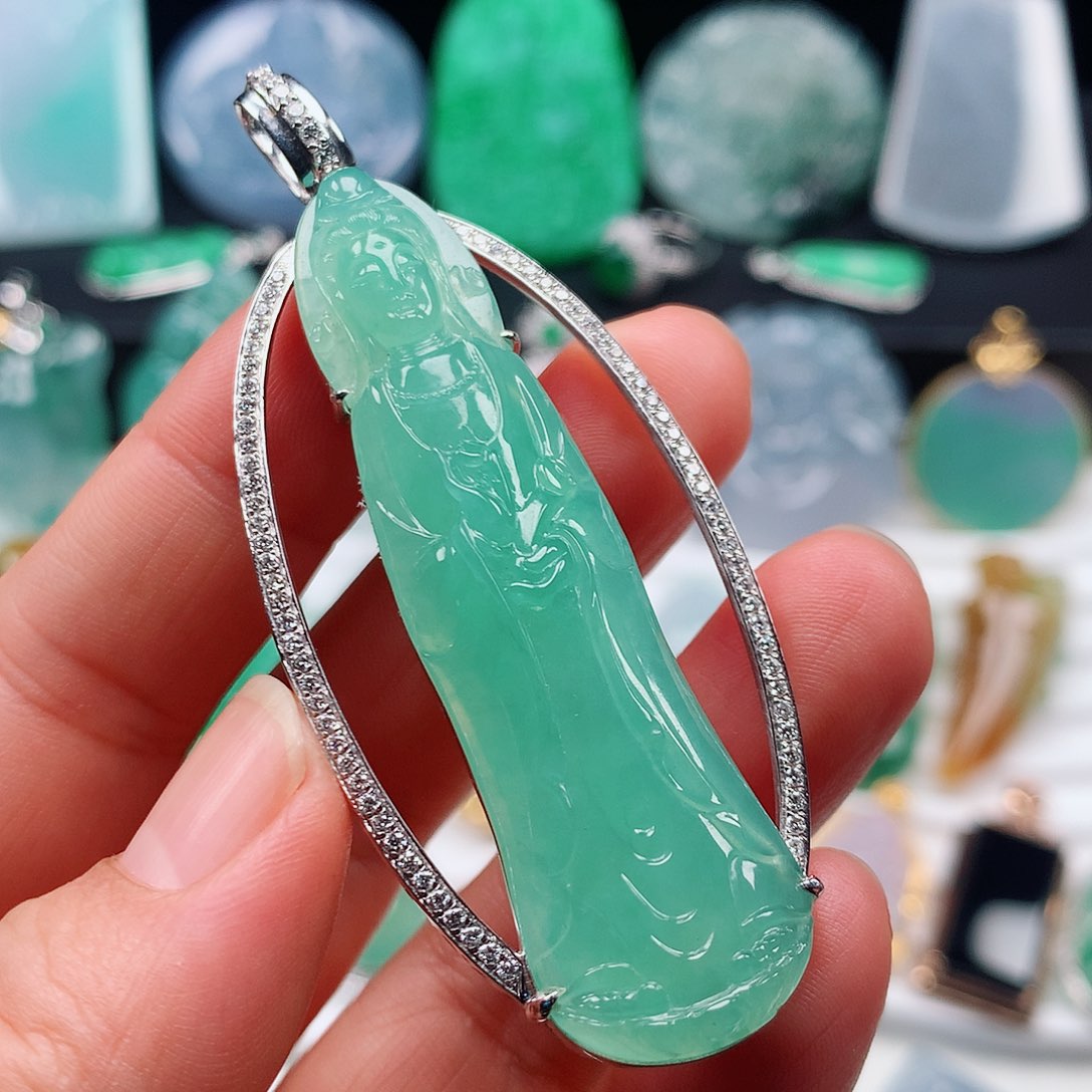 翡翠颈饰未镶嵌冰晴底观音