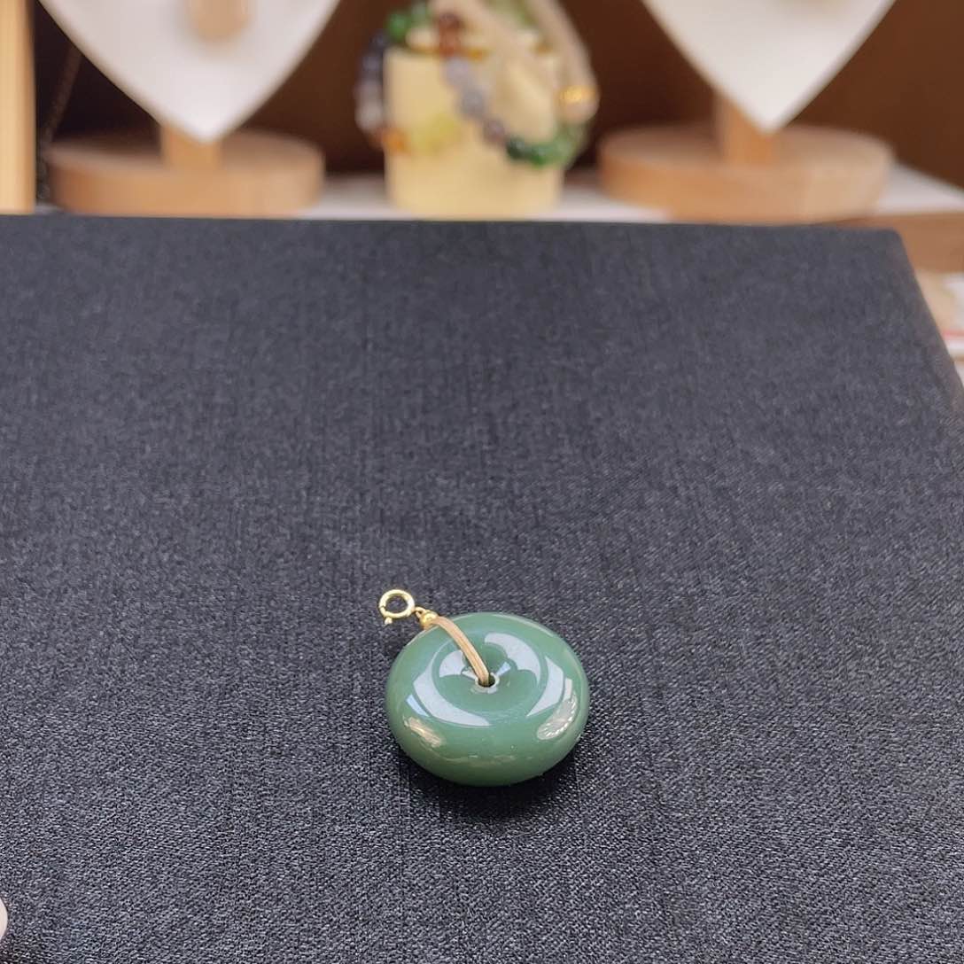 和田玉颈饰18K金镶嵌L*l