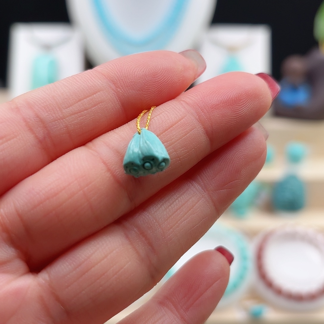 绿松石配饰未镶嵌