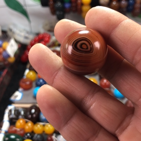 未镶嵌颈饰玛瑙/玉髓佛**照