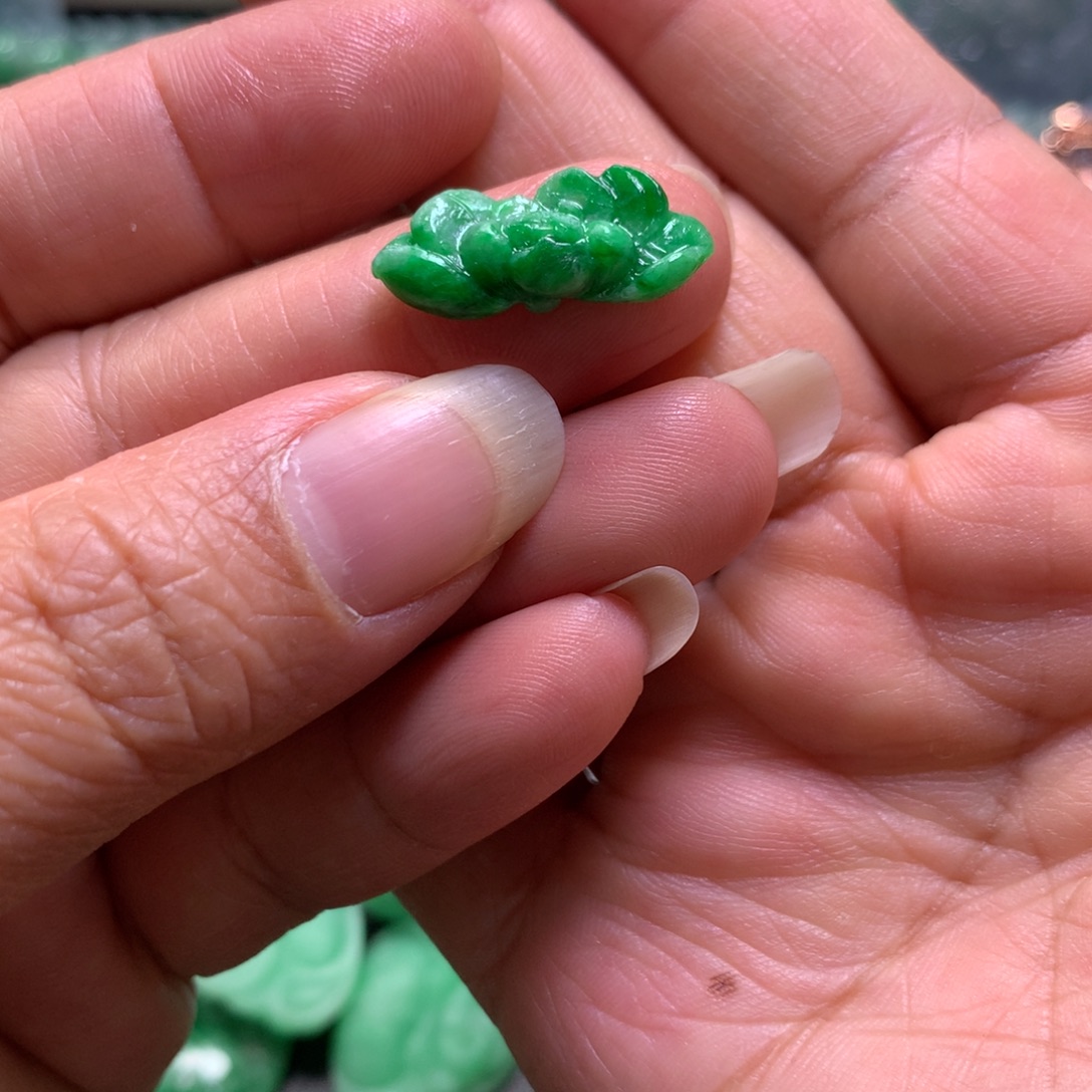 定制翡翠未镶嵌翡翠