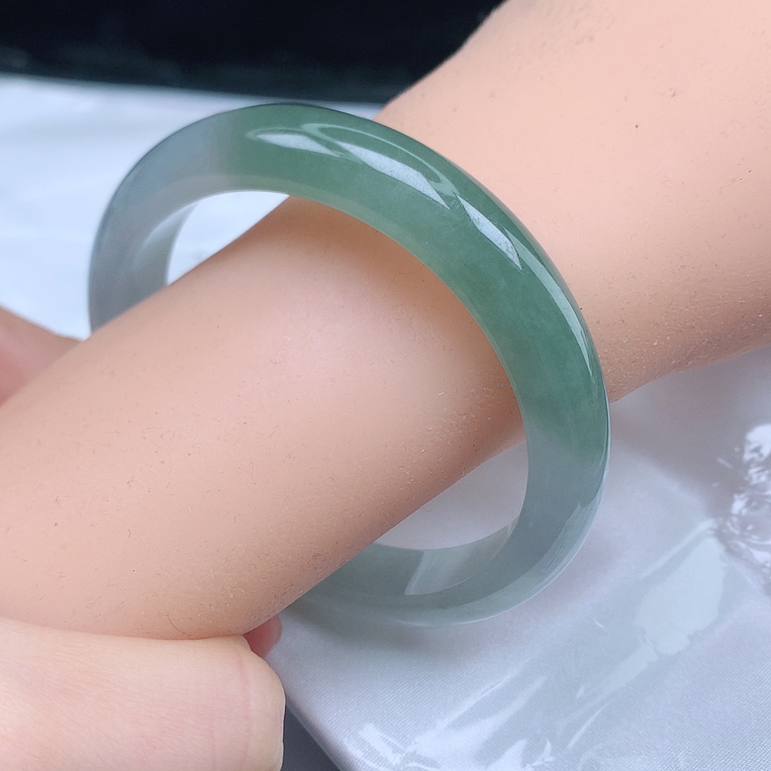 翡翠手镯未镶嵌天然
