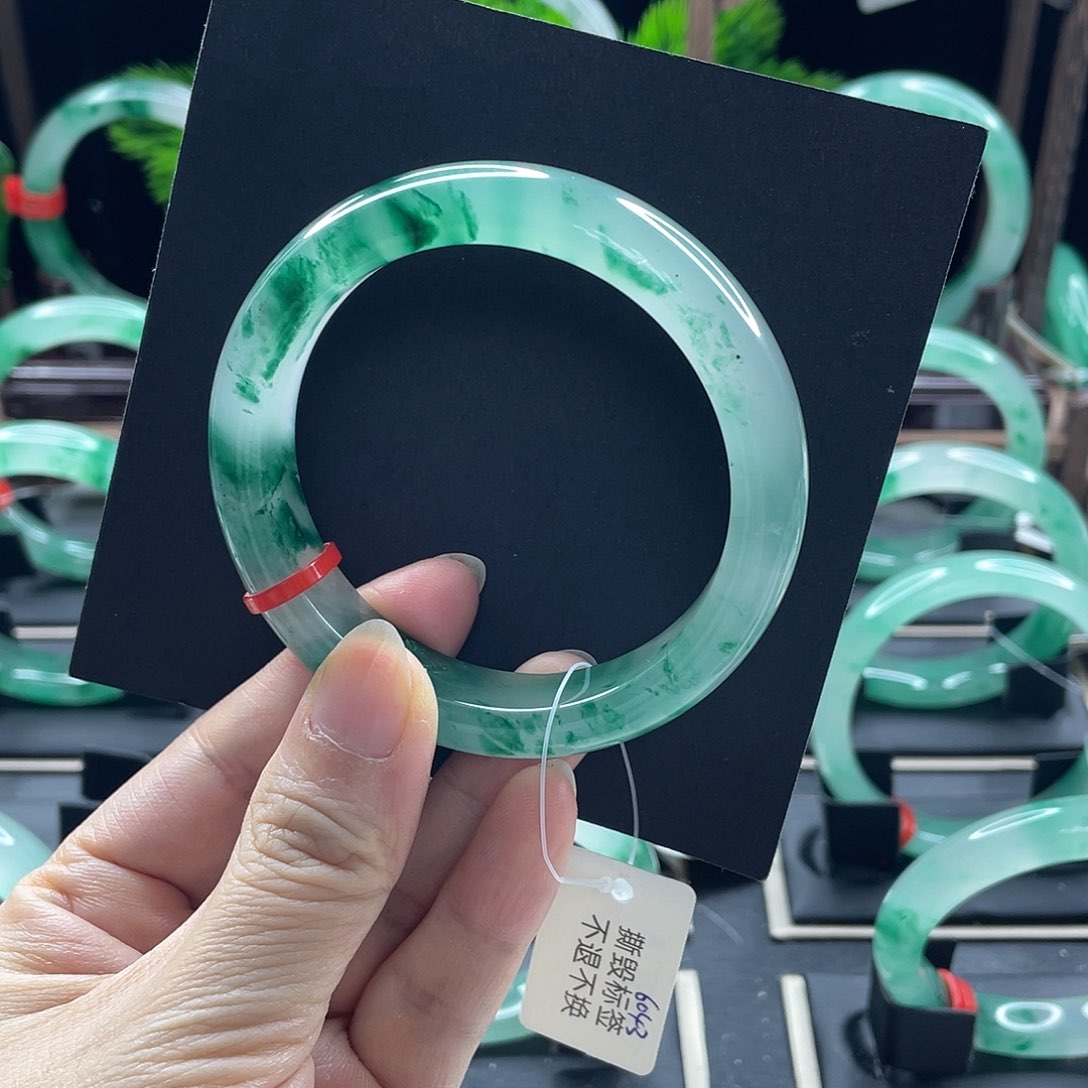 石英质玉未镶嵌手镯