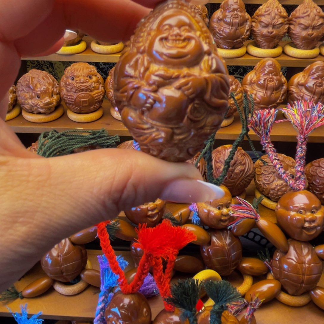 橄榄核吊坠龙弥勒把件