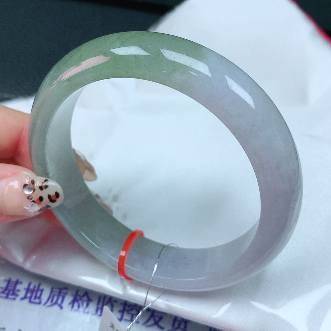 翡翠手镯未镶嵌60轮胎