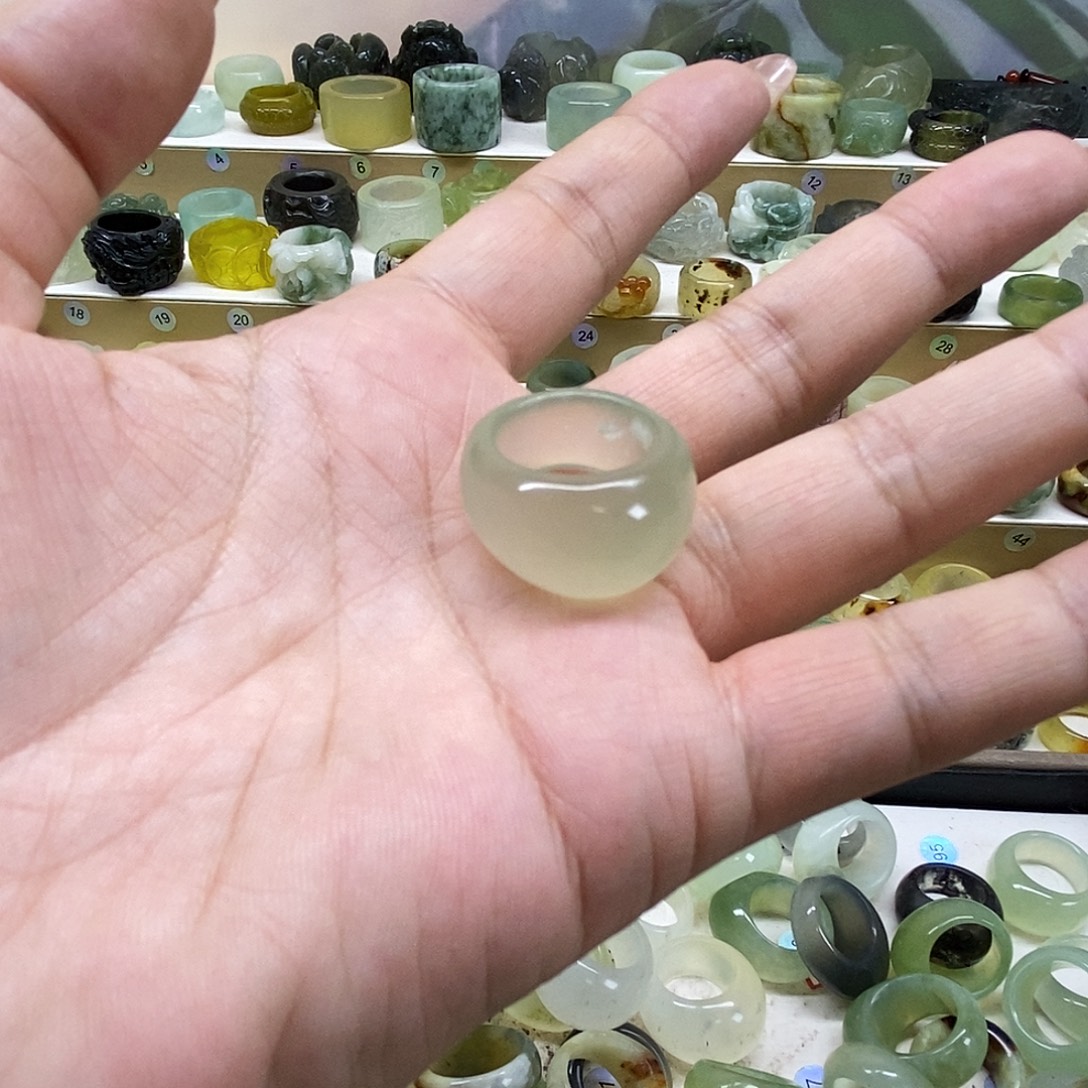 不***晚岫玉未镶嵌天然玉石戒指岫玉