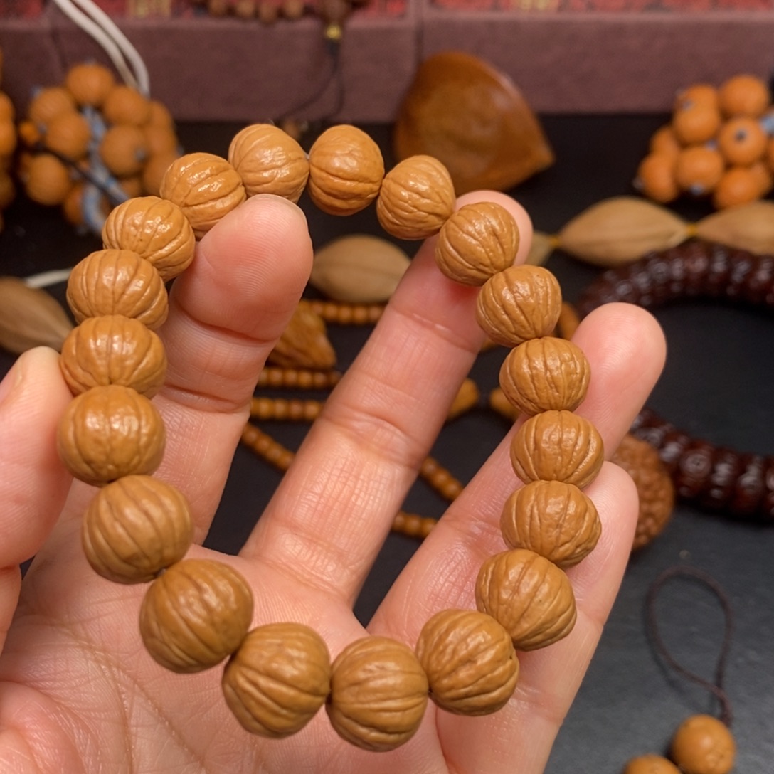 玄***凤吊坠猴头核桃橄榄核桃