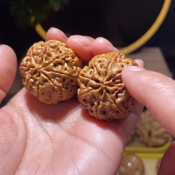 桃核把件八瓣金刚菩提