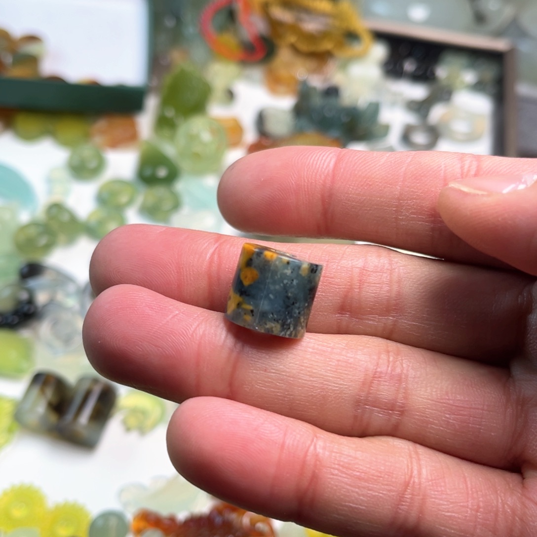 蛇纹石玉未镶嵌原石