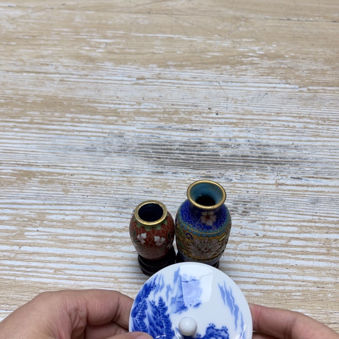 瓷片用****2密密麻麻地排列着一个大