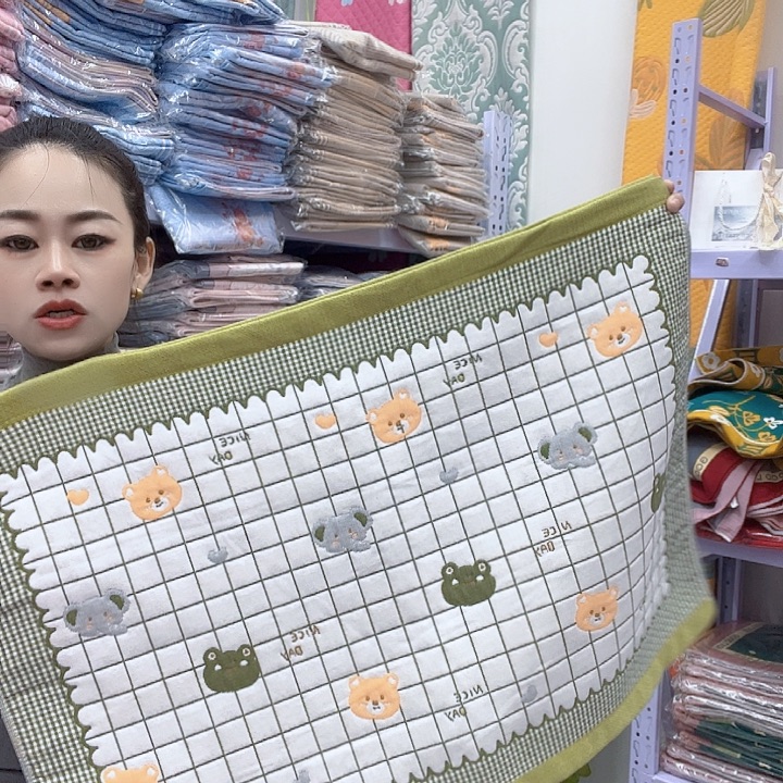 棉绿色熊头纯棉面料