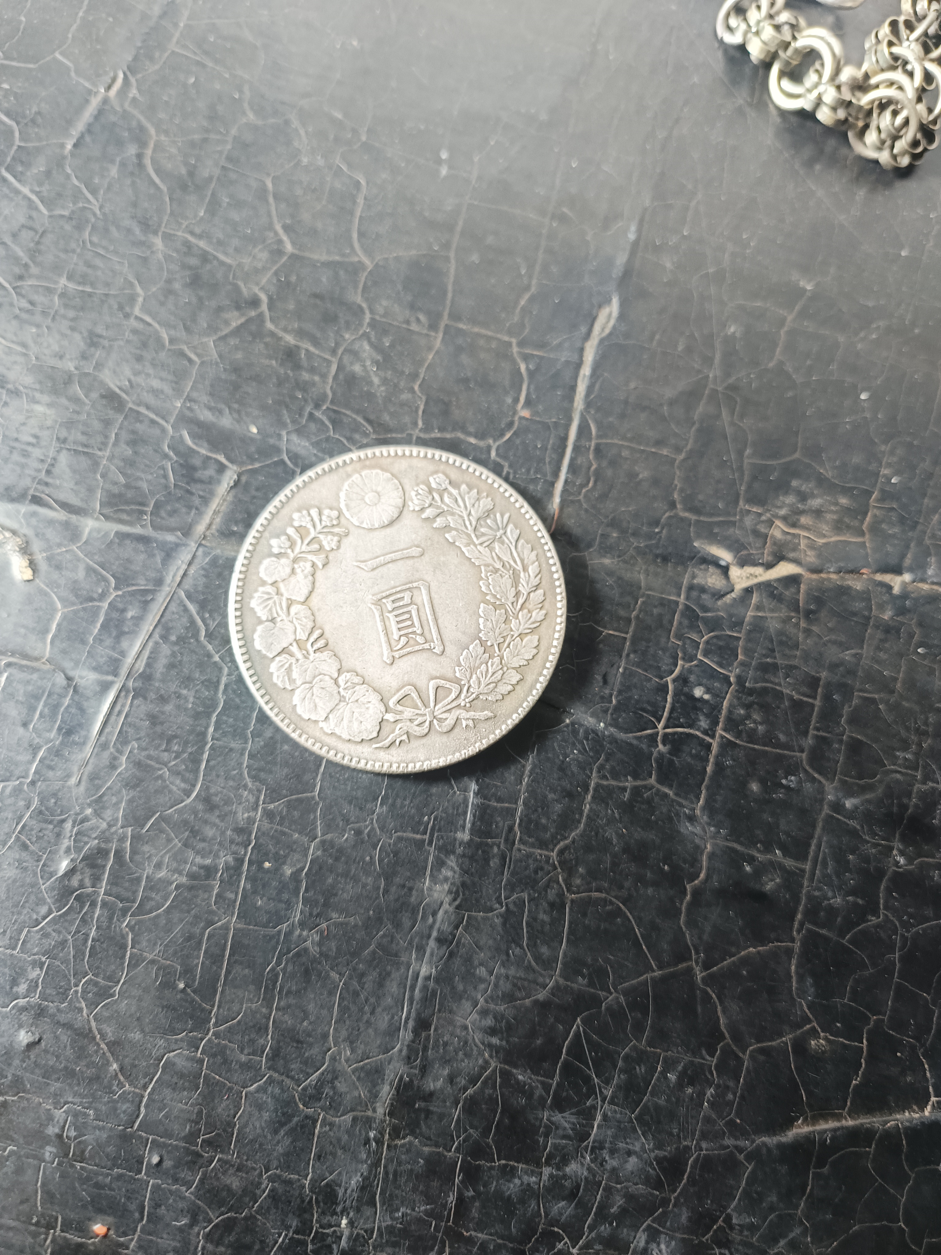 合金吊坠 素款精美银饰品。银色银制首饰项链