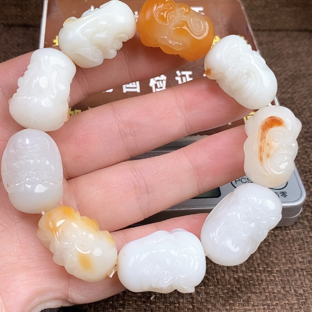 和田玉颈饰未镶嵌