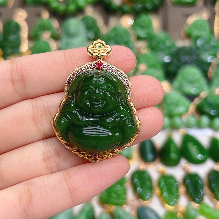 和田玉（碧玉）颈饰18K金镶嵌