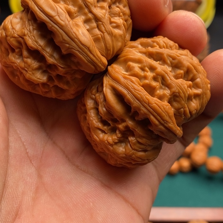 那***年文玩核桃吊坠元宝