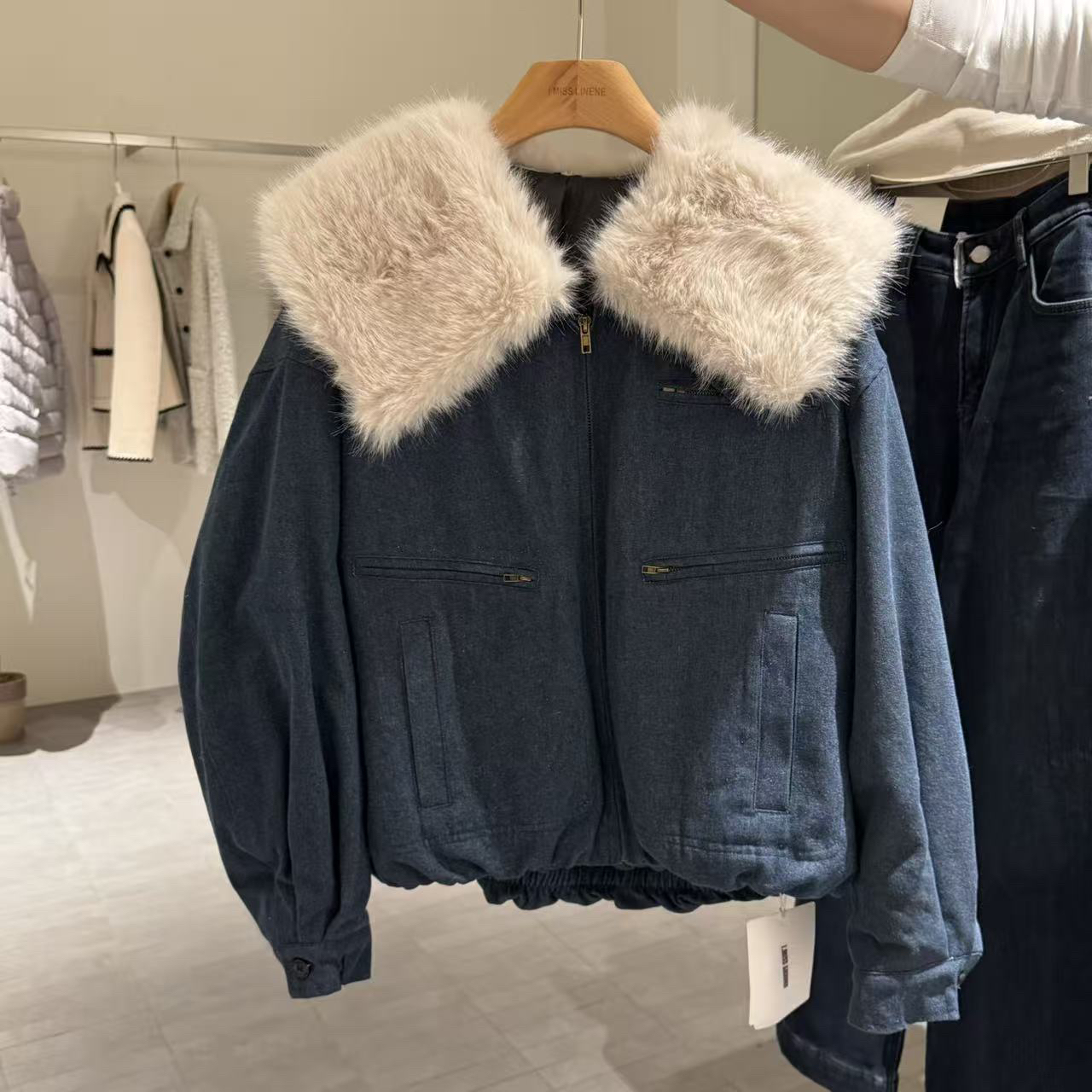 imiss@20337 （夹羽）日常百搭拼接毛毛大翻领牛仔外套（毛领可拆）