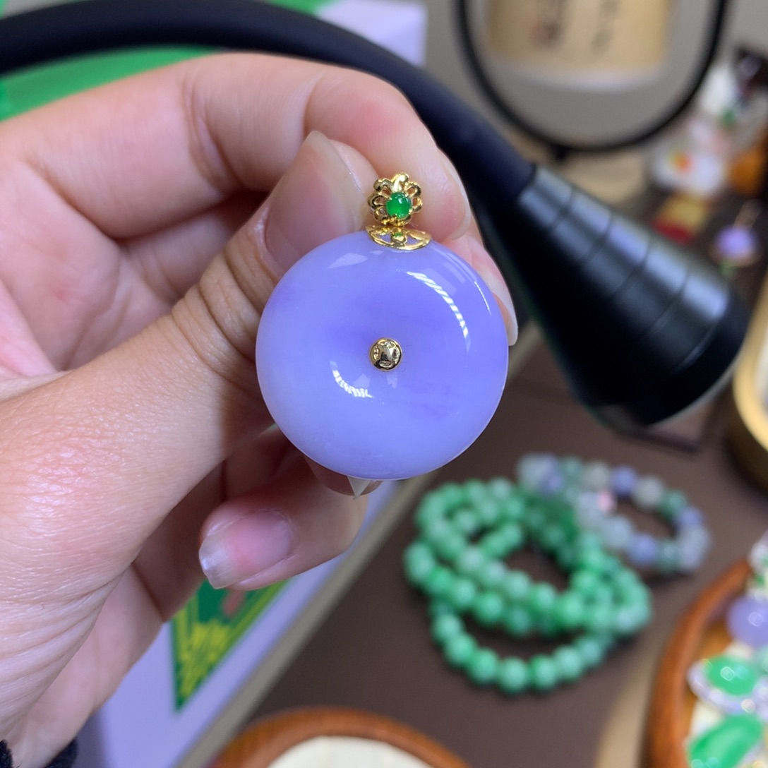 翡翠颈饰18K金镶嵌翡翠
