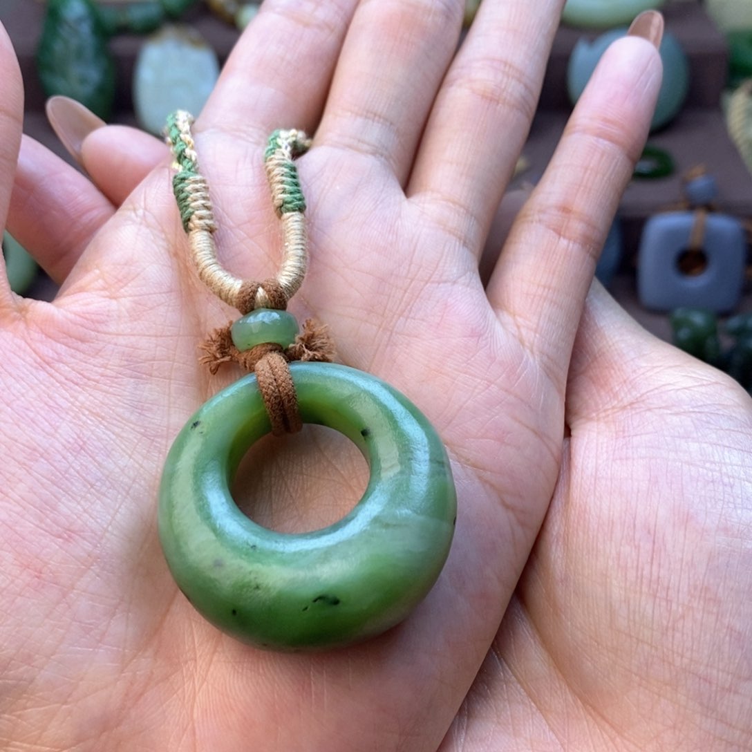 和田玉（碧玉）颈饰未镶嵌