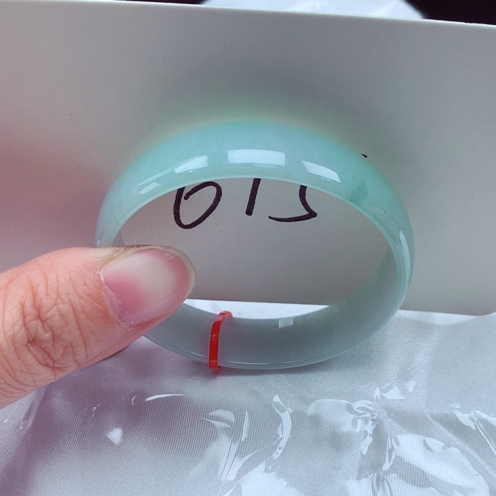 翡翠未镶嵌手镯翡翠