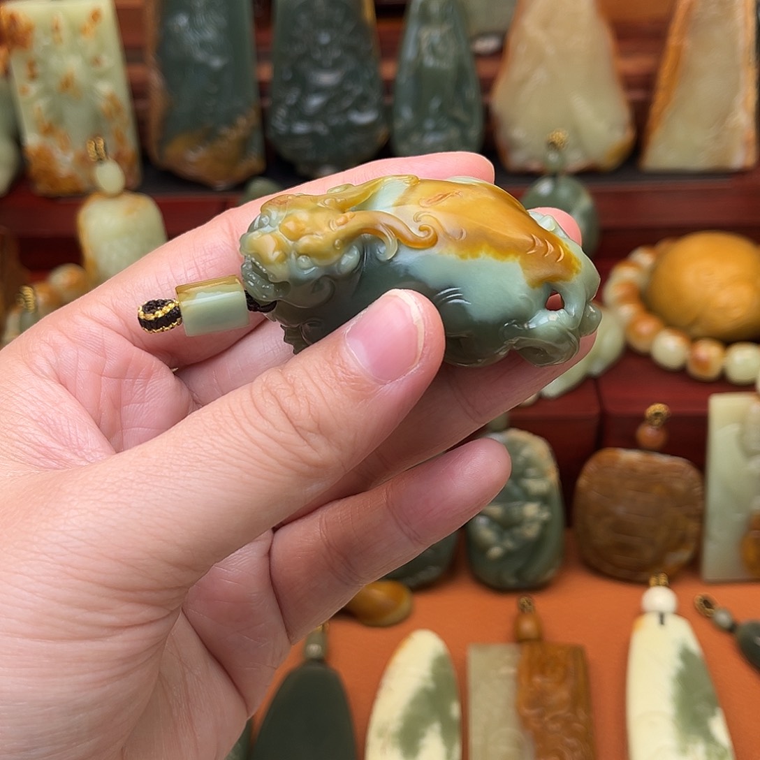 岫岩河磨玉（透闪石质玉）把件未镶嵌东*