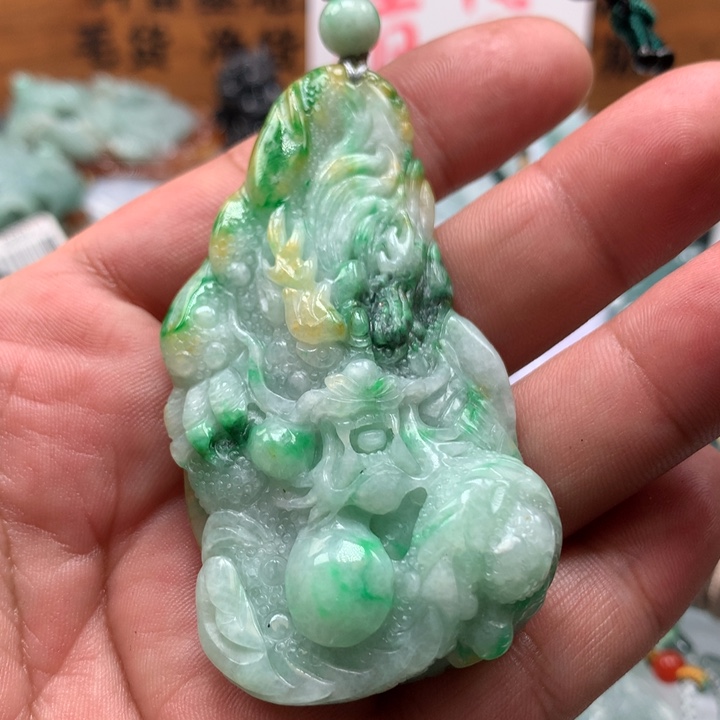 翡翠颈饰未镶嵌保真天然A货翡翠