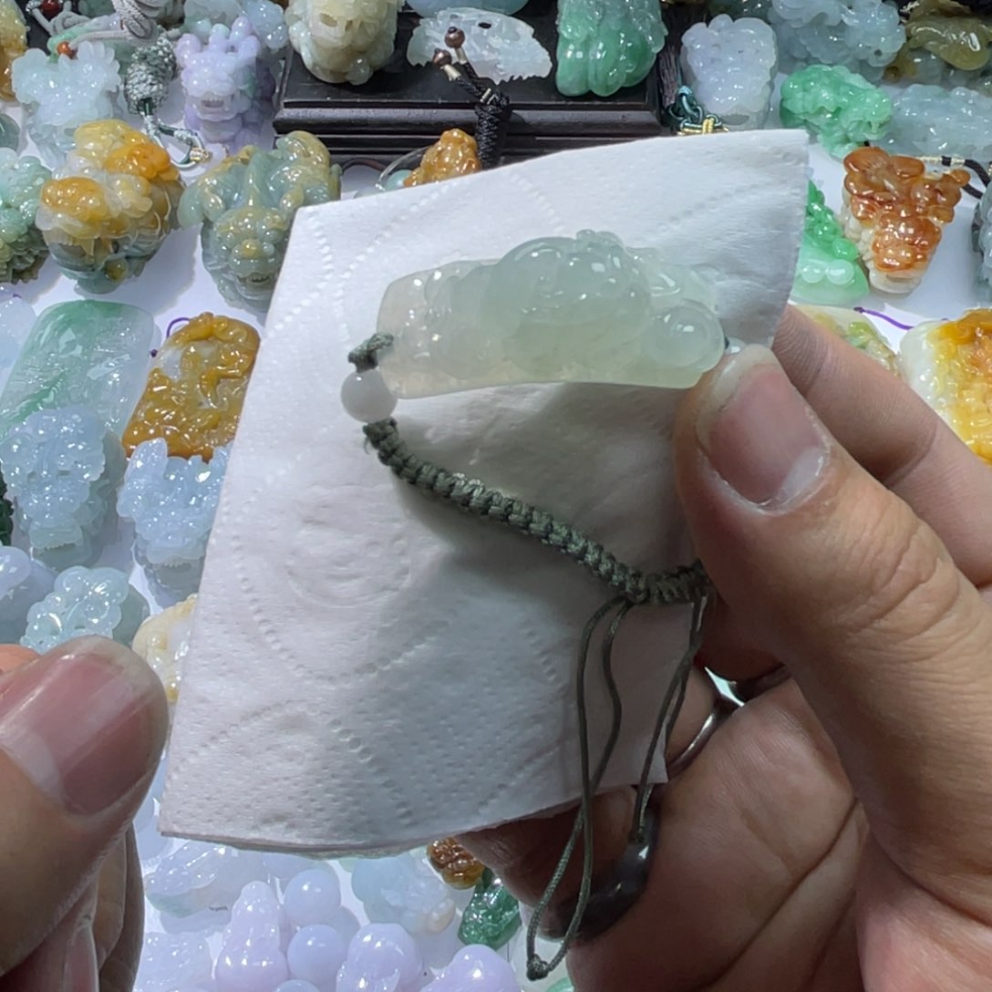 翡翠颈饰未镶嵌天然