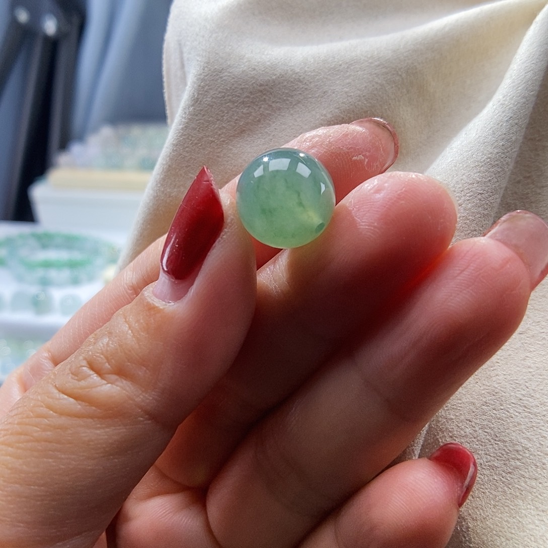 翡翠未镶嵌颈饰圆珠12.6