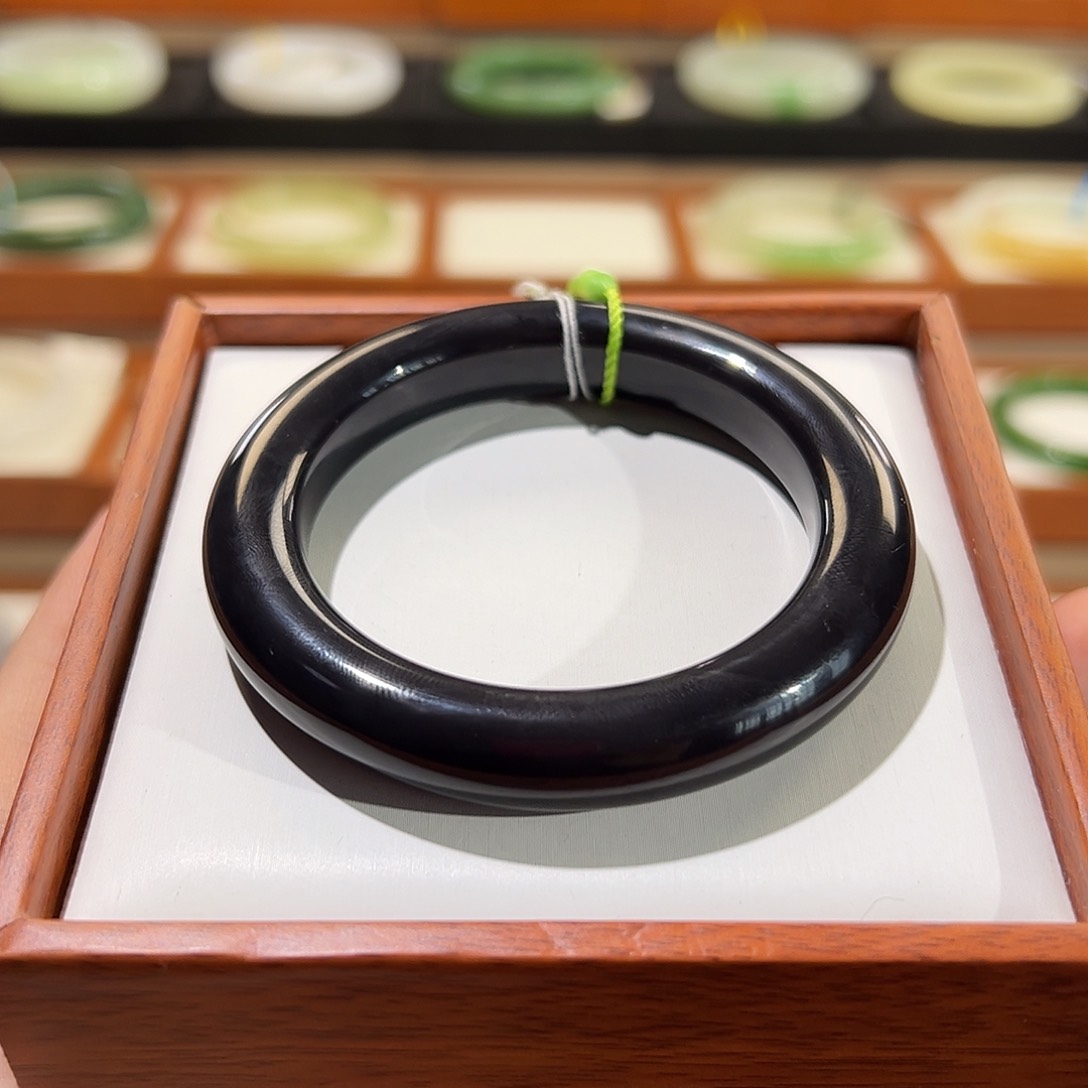 和田玉手镯未镶嵌a****8