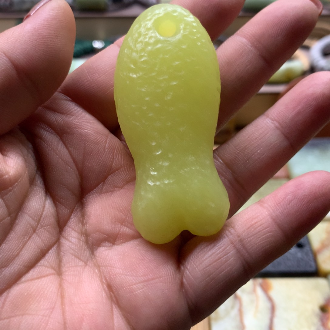 万***生蛇纹石玉合金颈饰