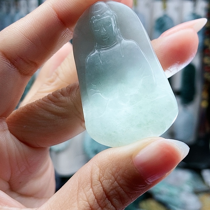 颈饰足铂镶嵌翡翠翡翠