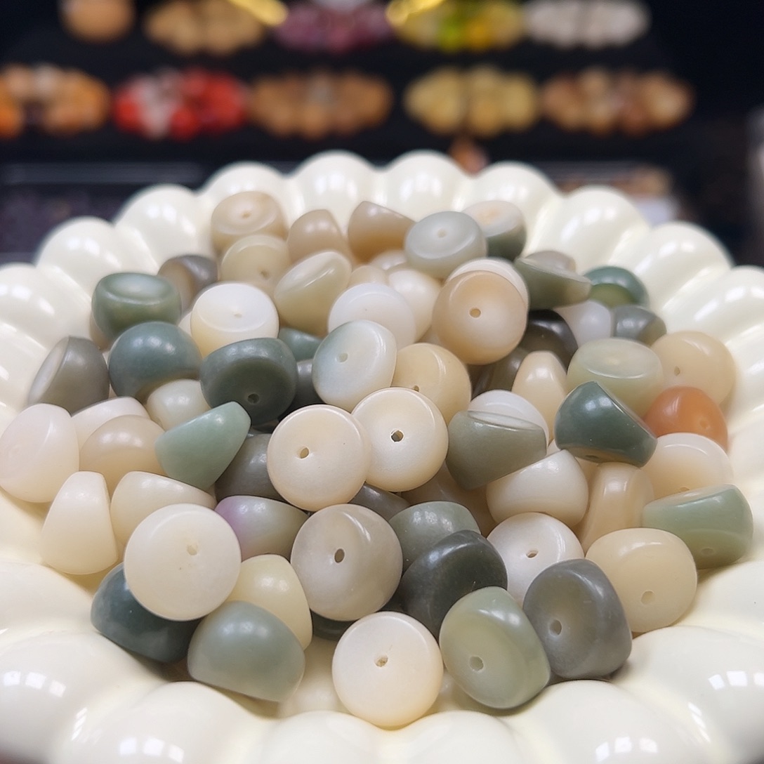 菩提根/象牙果手串微瑕卡15左右飘绿蒜瓣60颗